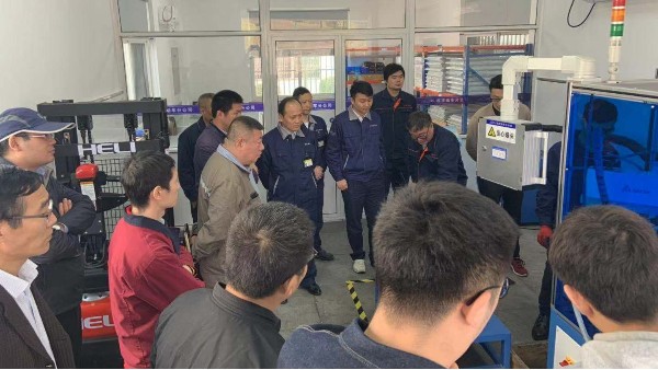 高铁动车组闸片（刹车片）分解机顺利通过上海铁路局联合专家组验收